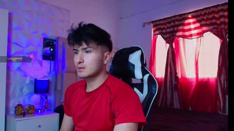 Santyago online show from January 2025 06:56:01 PM