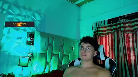 Santyago online show from March 2025 07:18:01 PM