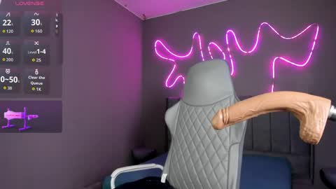 saphyralux online show from April 2026 08:42:02 PM