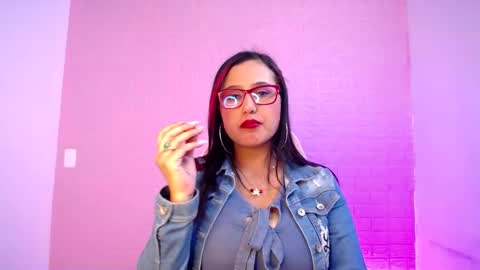 Sara online show from October 2025 04:37:01 AM