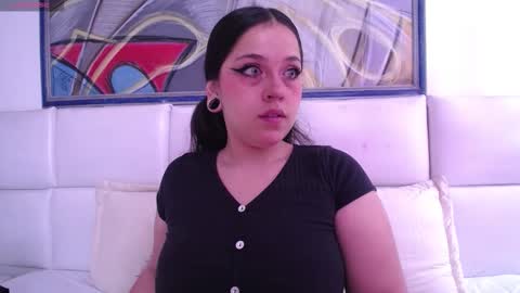 Sara Campur online show from January 2026 01:24:02 PM