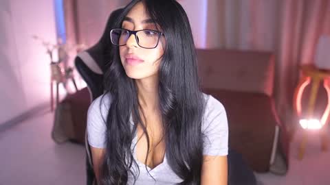 Snapshot of sara_albrecht chatting on February 2025 04:00:02 PM Sara online show from February 2025 04:00:02 PM