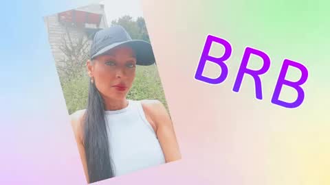 Snapshot of sara_carmona chatting on May 2026 11:04:02 AM SARA online show from May 2026 11:04:02 AM