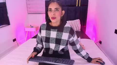 Sara Cook online show from April 2026 11:52:02 AM