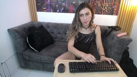 Sara Davina online show from February 2025 08:28:01 PM