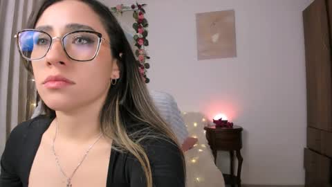Snapshot of sara_kaii chatting on May 2026 08:25:02 PM sara_kaii online show from May 2026 08:25:02 PM