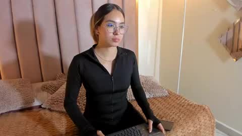   online show from June 2026 06:19:02 PM