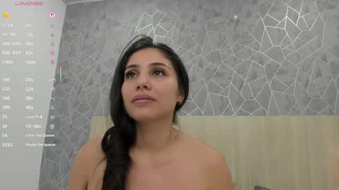 Sara online show from October 2025 11:38:01 PM