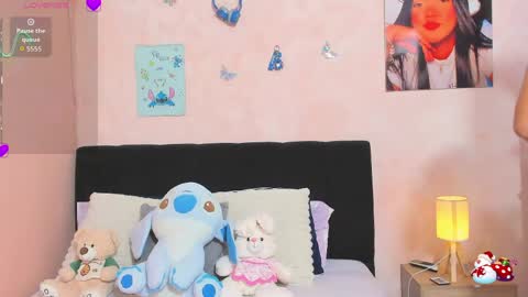 Snapshot of sara_mendez2_ chatting on May 2026 11:46:02 PM Sara Mendez online show from May 2026 11:46:02 PM