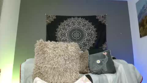 katiasupreme online show from December 2025 05:30:01 PM