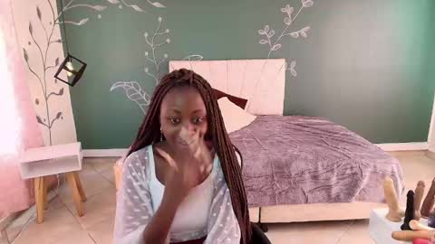 S A R A online show from March 2025 02:40:02 PM