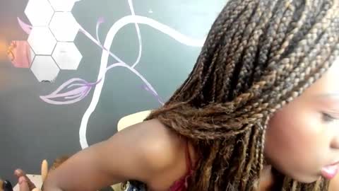 S A R A online show from October 2025 09:37:02 PM