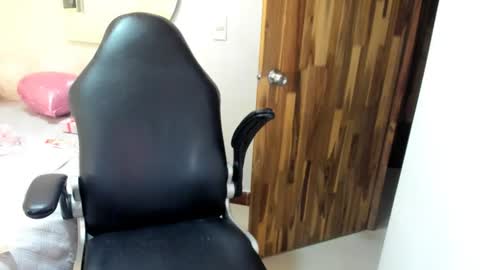 Snapshot of sara_oxford chatting on June 2026 05:30:01 AM Sara online show from June 2026 05:30:01 AM