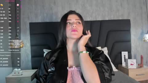 Snapshot of sara_stone17 chatting on February 2025 02:46:01 PM  -  online show from February 2025 02:46:01 PM