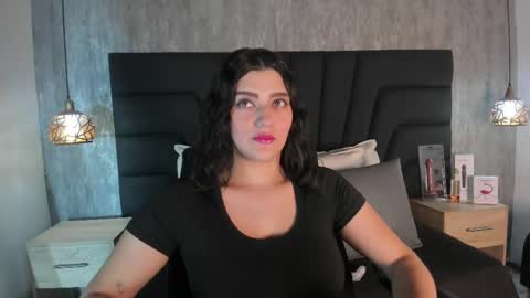 Snapshot of sara_stone17 chatting on February 2025 11:30:01 AM  -  online show from February 2025 11:30:01 AM