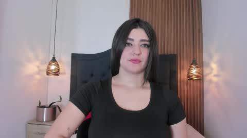 Snapshot of sara_stone17 chatting on September 2025 11:44:02 AM  -  online show from September 2025 11:44:02 AM