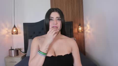 Snapshot of sara_stone17 chatting on September 2025 12:07:02 PM  -  online show from September 2025 12:07:02 PM