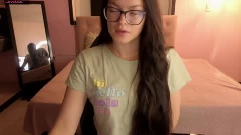 Snapshot of sara_valderrama_ chatting on May 2026 12:21:01 PM sara_valderrama_ online show from May 2026 12:21:01 PM