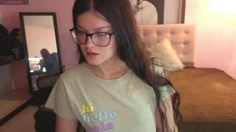 Snapshot of sara_valderrama_ chatting on May 2026 01:51:02 PM sara_valderrama_ online show from May 2026 01:51:02 PM