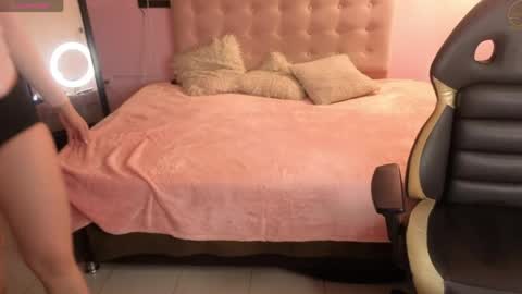 Snapshot of sara_valderrama_ chatting on June 2026 11:57:01 AM sara_valderrama_ online show from June 2026 11:57:01 AM