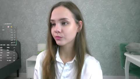 Im Sara  online show from October 2025 07:01:01 PM