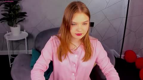 Snapshot of saraa_broown chatting on March 2026 01:01:01 AM Sara online show from March 2026 01:01:01 AM