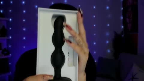 Sara online show from December 2025 10:48:01 PM