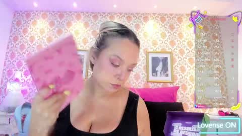 Snapshot of saraavila_ chatting on April 2026 07:17:02 PM SaraAvila online show from April 2026 07:17:02 PM