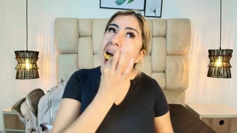 sarablonde_t online show from June 2026 04:11:01 PM