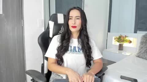  Sara Gomez  online show from October 2025 12:47:01 PM