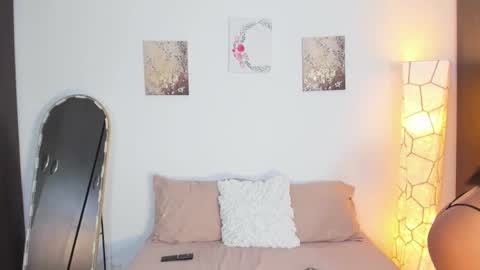 sarah  cinnamon online show from March 2026 07:21:02 PM