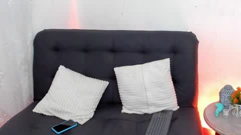 Snapshot of sarah_and_nicolle chatting on December 2024 03:18:02 AM Sarah Redhair Nicolle Black hair online show from December 2024 03:18:02 AM