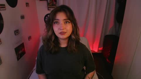 Snapshot of sarah_cuteeyes chatting on April 2026 04:31:01 AM Sara online show from April 2026 04:31:01 AM