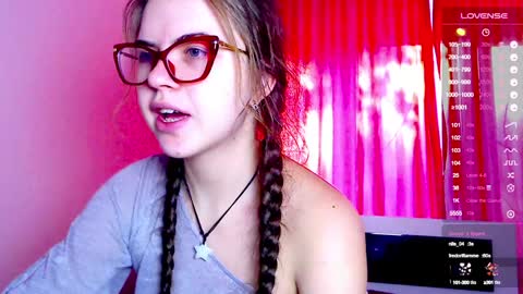 Snapshot of sarah_hs chatting on December 2024 07:47:01 AM Sarah online show from December 2024 07:47:01 AM