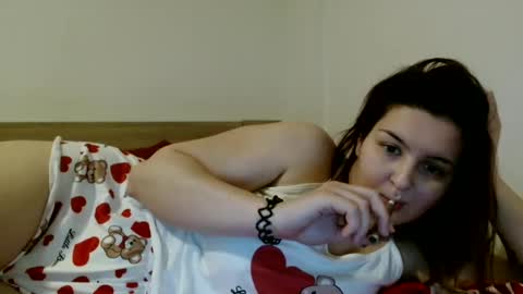 Snapshot of sarah_joulie chatting on March 2025 04:00:02 PM Sarah online show from March 2025 04:00:02 PM