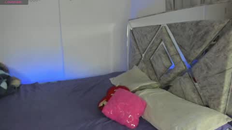Snapshot of sarah_lowee chatting on April 2026 02:27:02 AM sarah_lowee online show from April 2026 02:27:02 AM