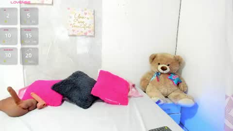 sarah_lowee online show from July 2026 06:24:02 PM