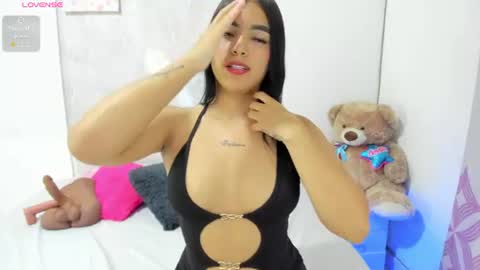 sarah_lowee online show from July 2026 06:14:02 PM