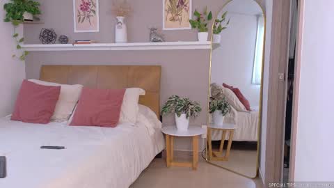 sarah_rayy online show from April 2026 08:21:01 PM