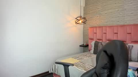 Sarah Deyvis online show from October 2025 01:51:02 PM