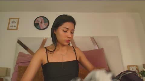 Snapshot of sarahevans__ chatting on December 2024 11:22:02 AM Sarah Evans online show from December 2024 11:22:02 AM