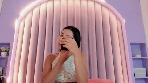 Snapshot of sarahevans__ chatting on December 2024 06:13:01 PM Sarah Evans online show from December 2024 06:13:01 PM