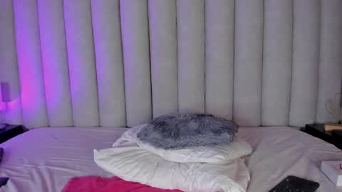 Snapshot of sarahevans__ chatting on January 2025 09:51:01 PM Sarah Evans online show from January 2025 09:51:01 PM