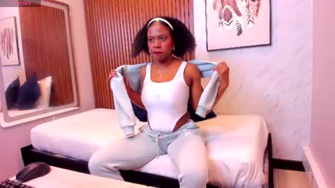Snapshot of sarahi_pusey chatting on June 2026 12:04:01 PM Sarahi pusey online show from June 2026 12:04:01 PM