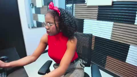 Snapshot of sarahi_pusey chatting on July 2026 12:25:01 PM Sarahi pusey online show from July 2026 12:25:01 PM