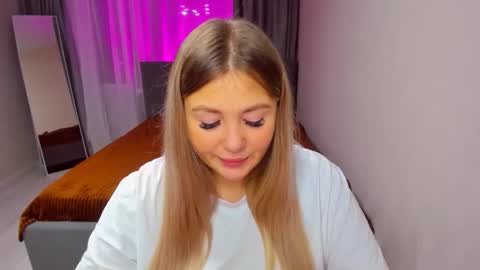 Sarah online show from November 2025 02:17:01 PM