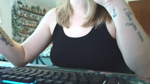 Sarah online show from June 2026 10:41:02 PM