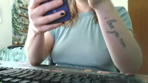 Snapshot of sarahpmummy chatting on June 2026 05:19:02 PM Sarah online show from June 2026 05:19:02 PM