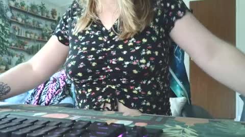 Snapshot of sarahpmummy chatting on July 2026 11:00:01 PM Sarah online show from July 2026 11:00:01 PM