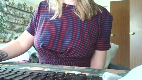 Snapshot of sarahpmummy chatting on July 2026 10:31:02 PM Sarah online show from July 2026 10:31:02 PM